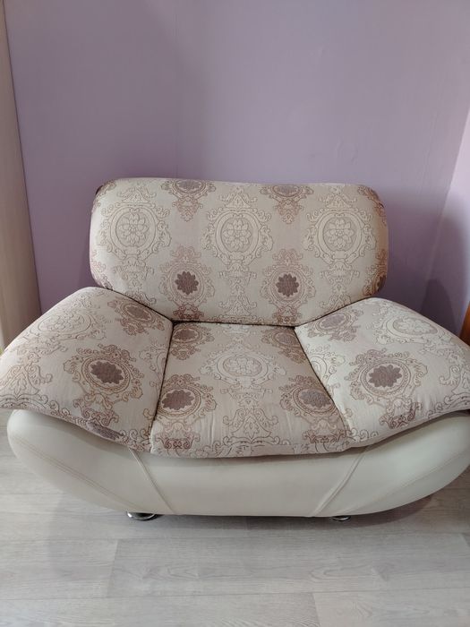 Кресло для гостинной