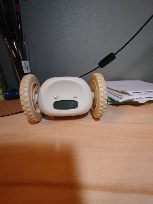 Часы бегающие с будильником