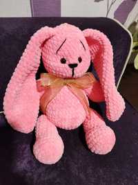 Ръчно плетено бонбонено розово зайче!