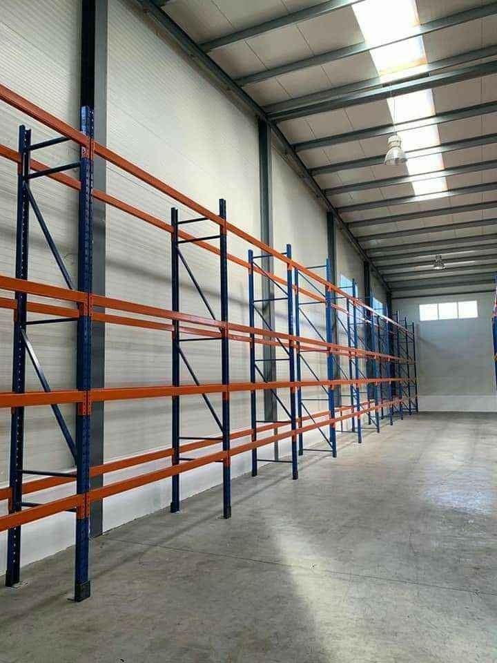 Rafturi metalice industriale noi și second-hand
