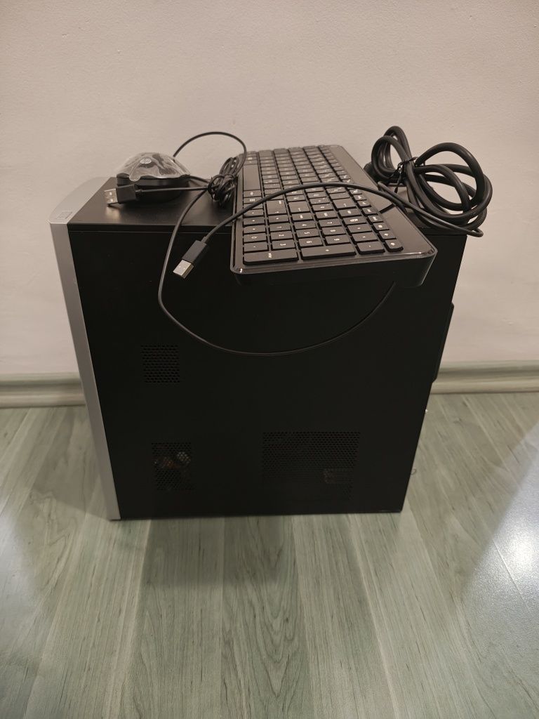 HP Desktop компютър