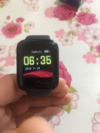 Vând smartwatch black