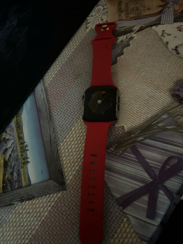Apple Watch SE 2024 год