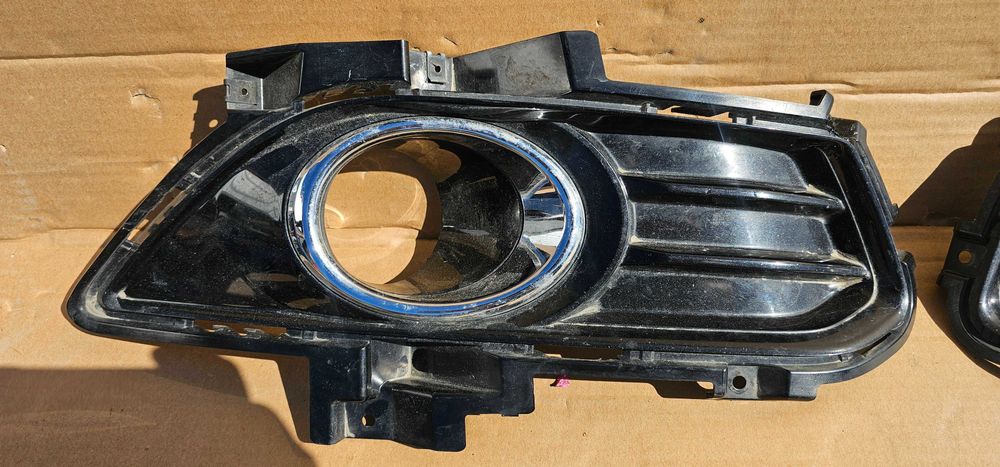 Grila proiector stanga / dreapta Ford Mondeo mk5 2015 - 2019