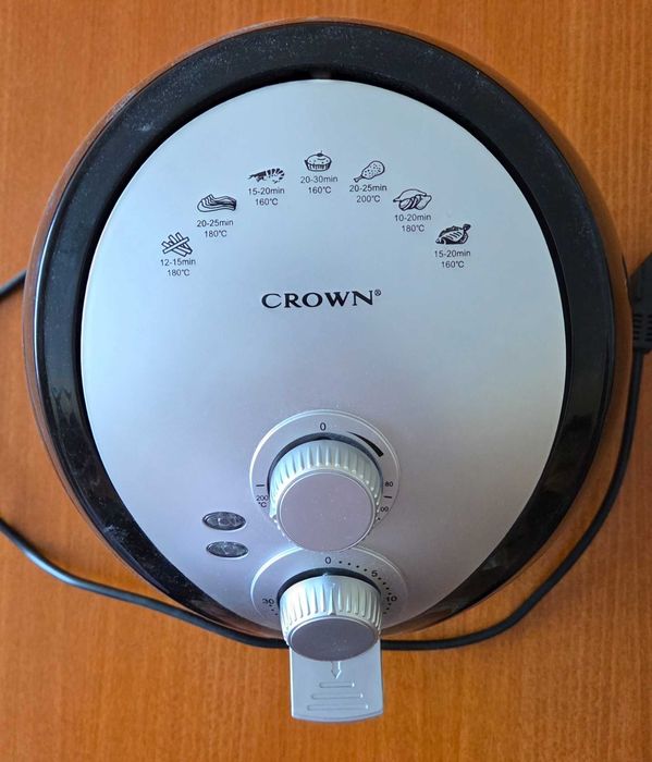 Неизползван нов air fryer Crown