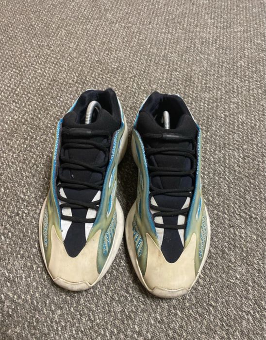 Yeezy 700 low v3 Arzareth marime 44,5