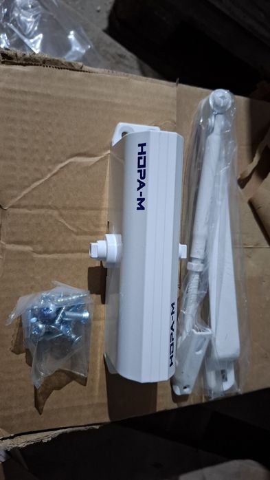 Доводчик дверной