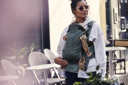 Marsupiu pentru bebelusi BabyBjorn Move anatomic 3D Mesh