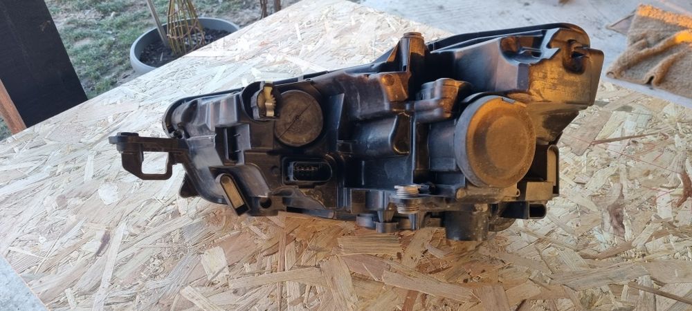 Far dreapta skoda scala  led 150euro