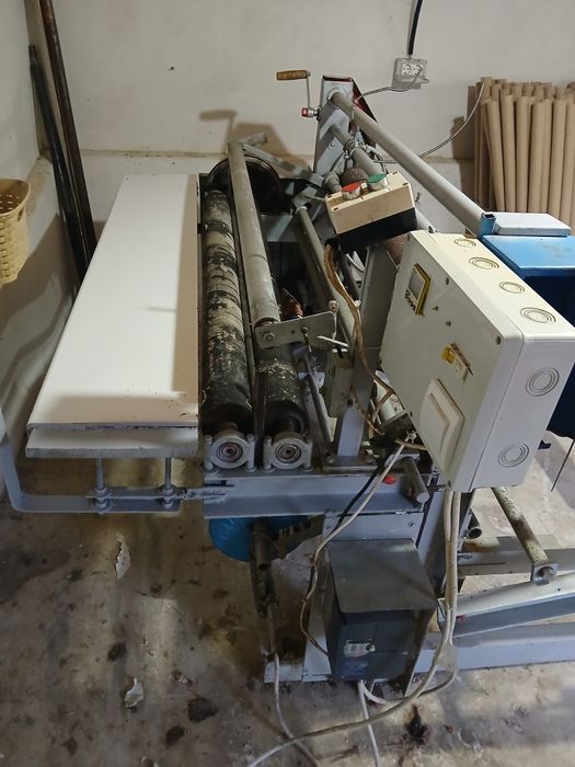 Utilaje hartie igienica derulator banzic masina tuburi.