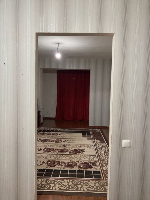 Продаётся 1 комнатная квартира в центре Чирчика