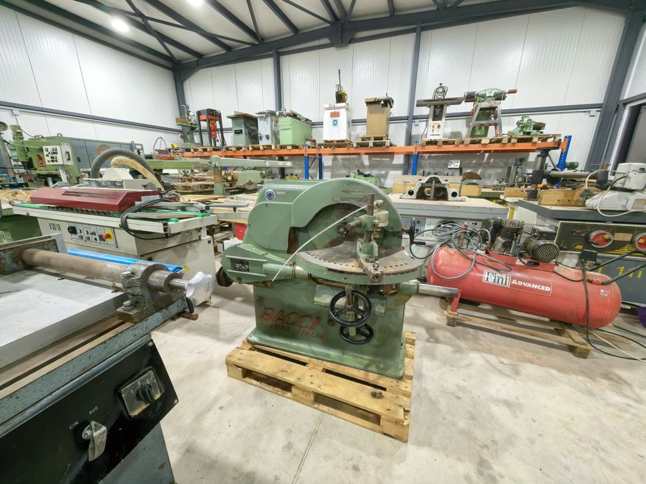 В наличност чепорез с една маса.