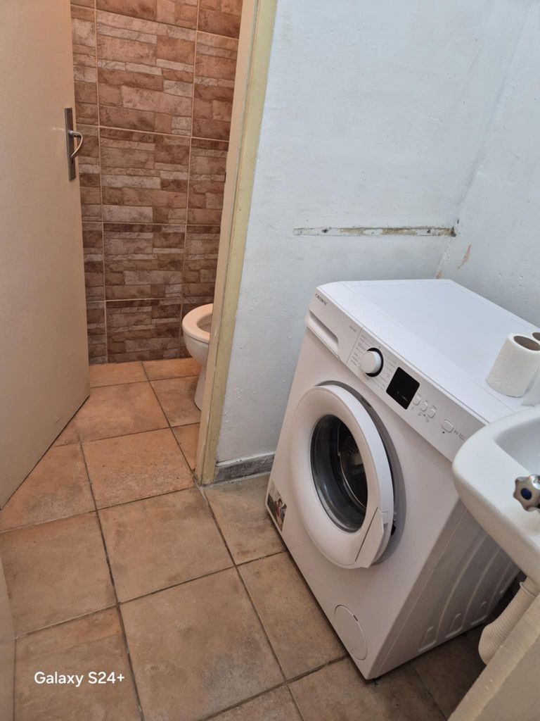 Дава се под наем Тристаен апартамент в Асеновград - 78 кв.м за 280.5 € - Снимка #8