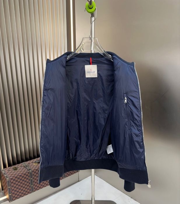 Geaca Moncler Pe Stoc marime 1 si 2  M,L