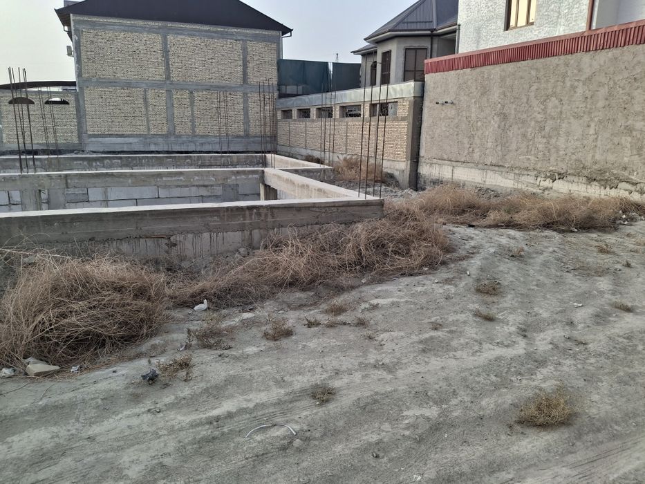 Курилиши тугалланмаган участок