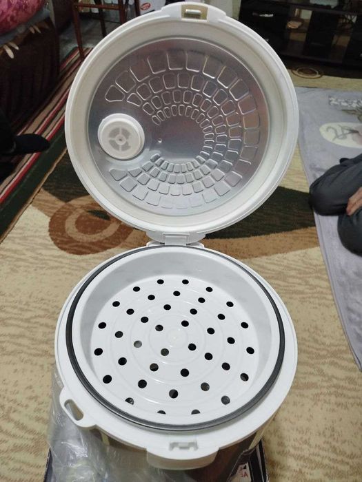 Мультиварка REDMOND