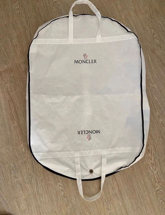 Чанта за дрехи dolce gabbana Moncler Burberry