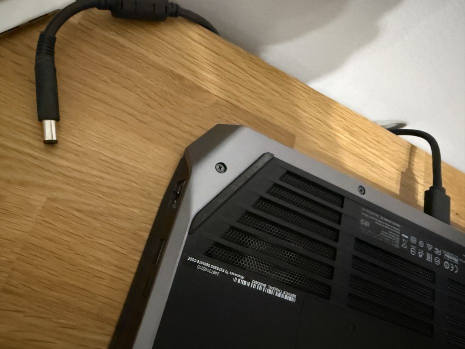 Alienware 15 R2 / i5-6300HQ / 16GB RAM / 1 TB SSD