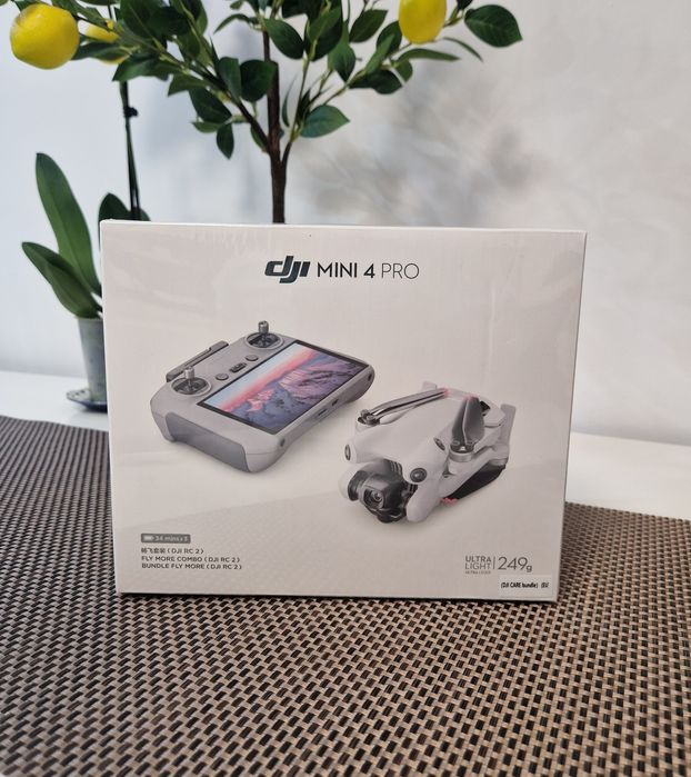 Drona DJI Mini 4 Pro Fly More Combo + Smart Controller RC 2 / Sigilata