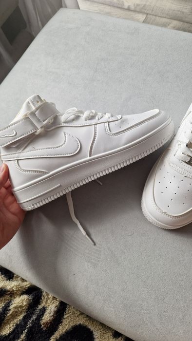 Продаются новые кросовки