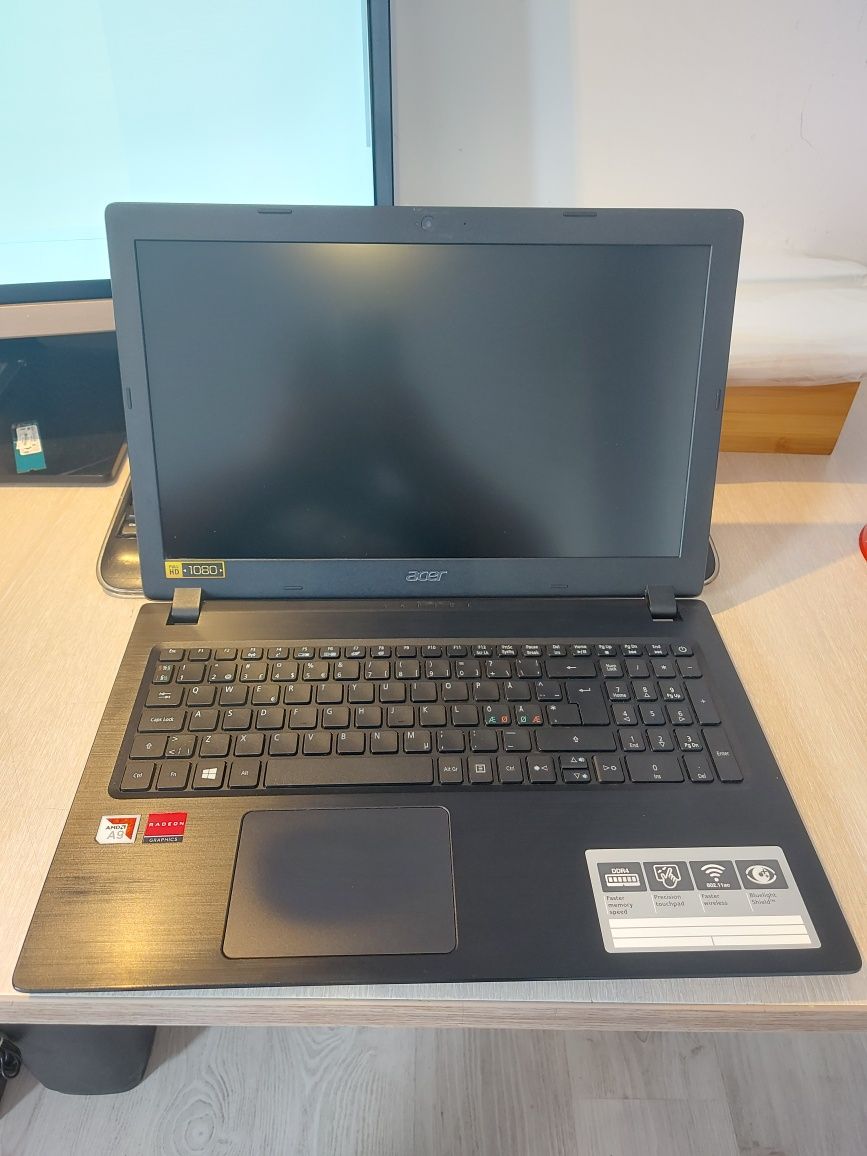 Laptop Acer ideal pentru birou AMD A9 12GB DDR4 SSD 128GB 15.6FHD**