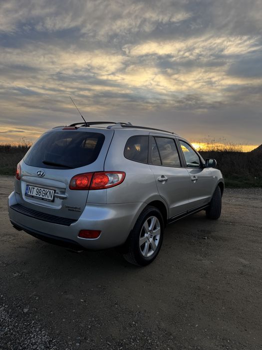Hyundai Santa Fe 2007 • 2.2 CREi • 4x4 blocabil • Automată • Full •