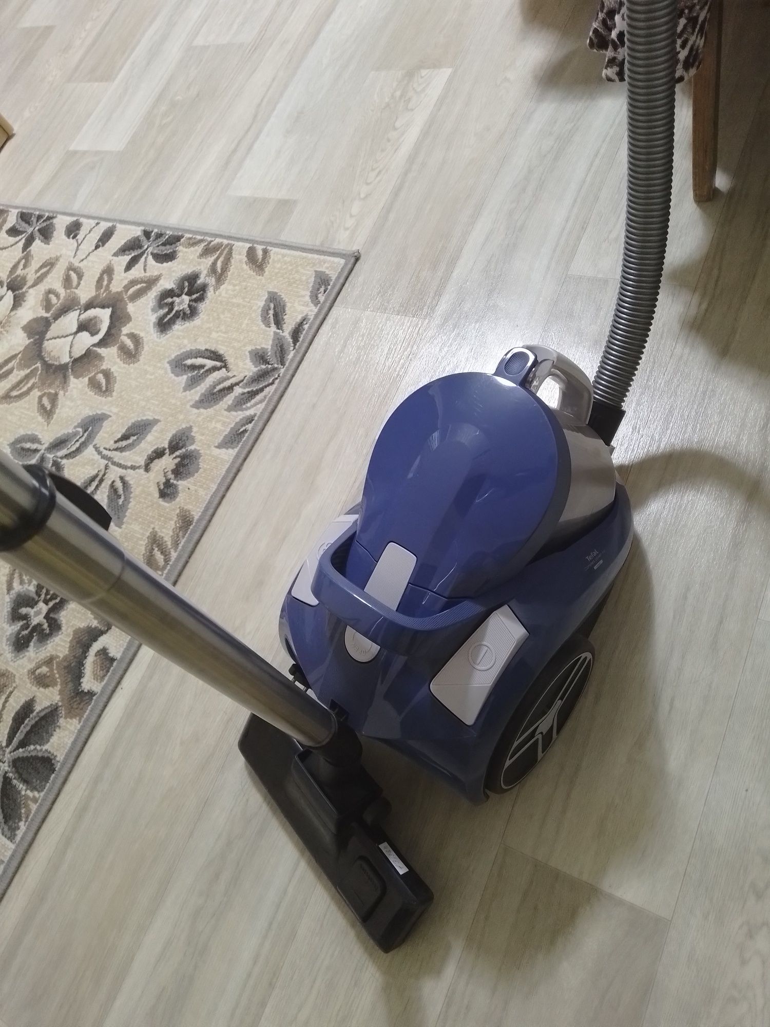 Пылесос Tefal в отличном состоянии