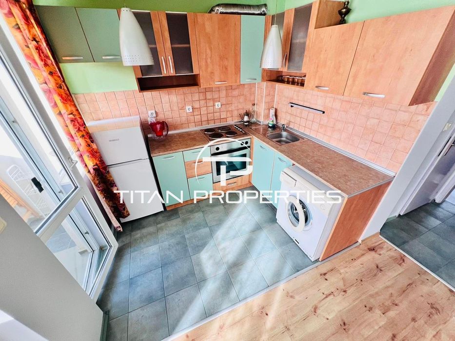 Дава се под наем Двустаен апартамент в Бургас, Център - 67 кв.м за 500 € - Снимка #1