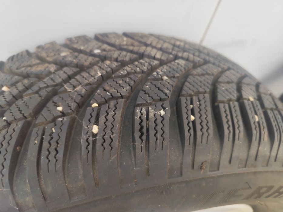 Jante Originale VW Tiguan cu  anvelope M+S  215/65R16.