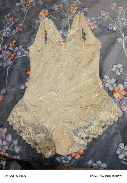 Боди утягивающее новое размер 52.  2 XL