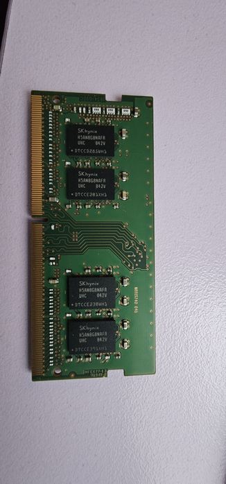 Продавам RAM памет SKhynix 8GB DDR4 за лаптоп