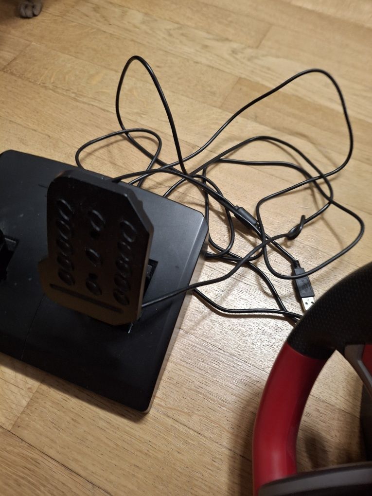 Vând urgent volan Nintendo Switch Mario kart HORI