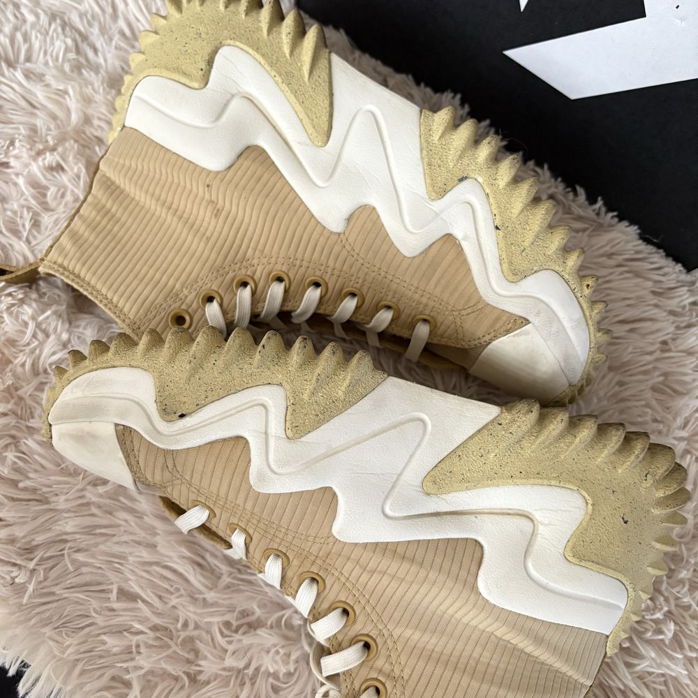 Converse Run Star Motion