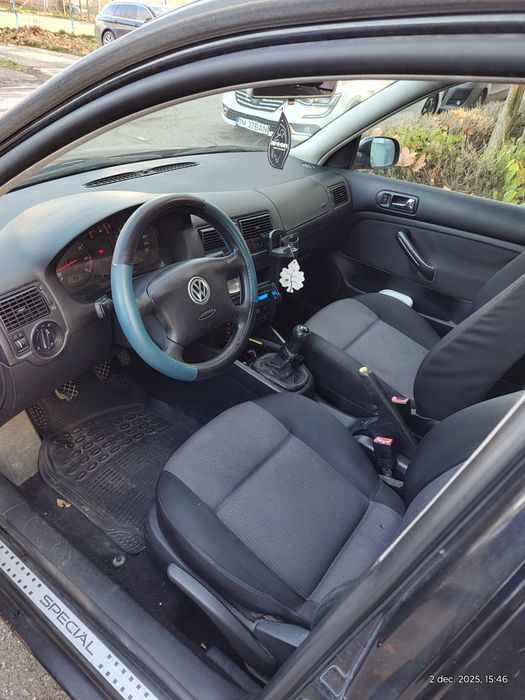 Vând Golf IV 1,4,16valve motor AXP benzina , negociabil