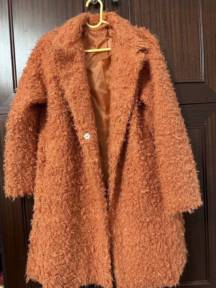 Оранжево меко палто като ново