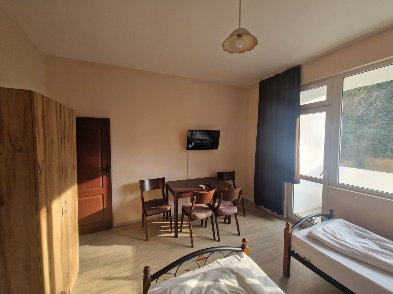 Дава се под наем Двустаен апартамент в Свищов - 67 кв.м за 255 € - Снимка #3