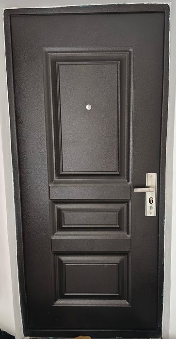 Дверь для квартиры