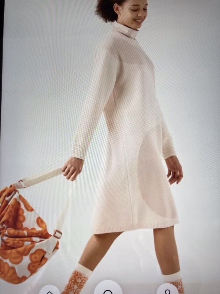 Рокля от Uniqlo / marimekko - синя и рокля-бяла , екрю.