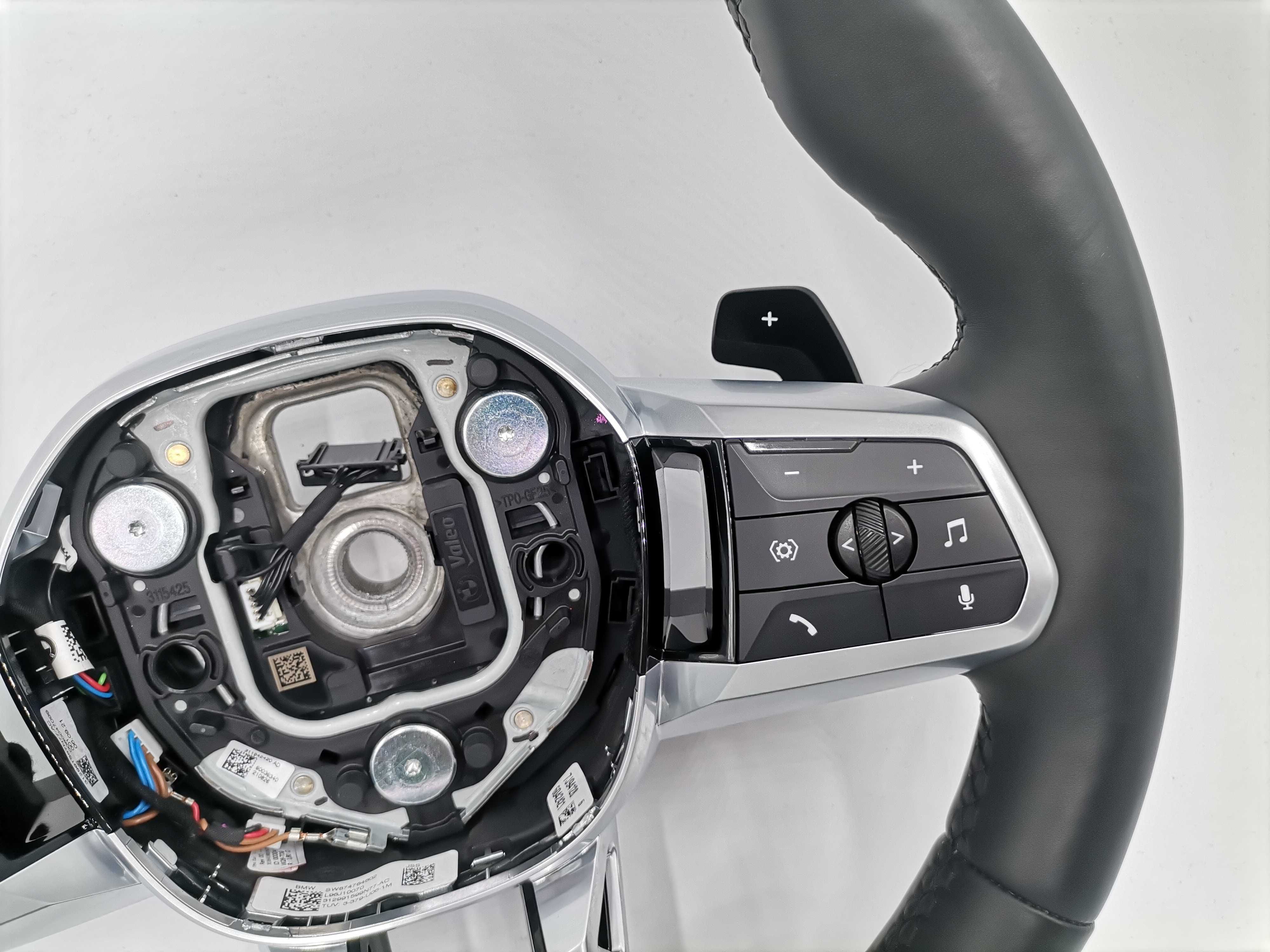 M Sport Черен Кожен Спортен Волан BMW 2 U06 X1 U11 - Отличен