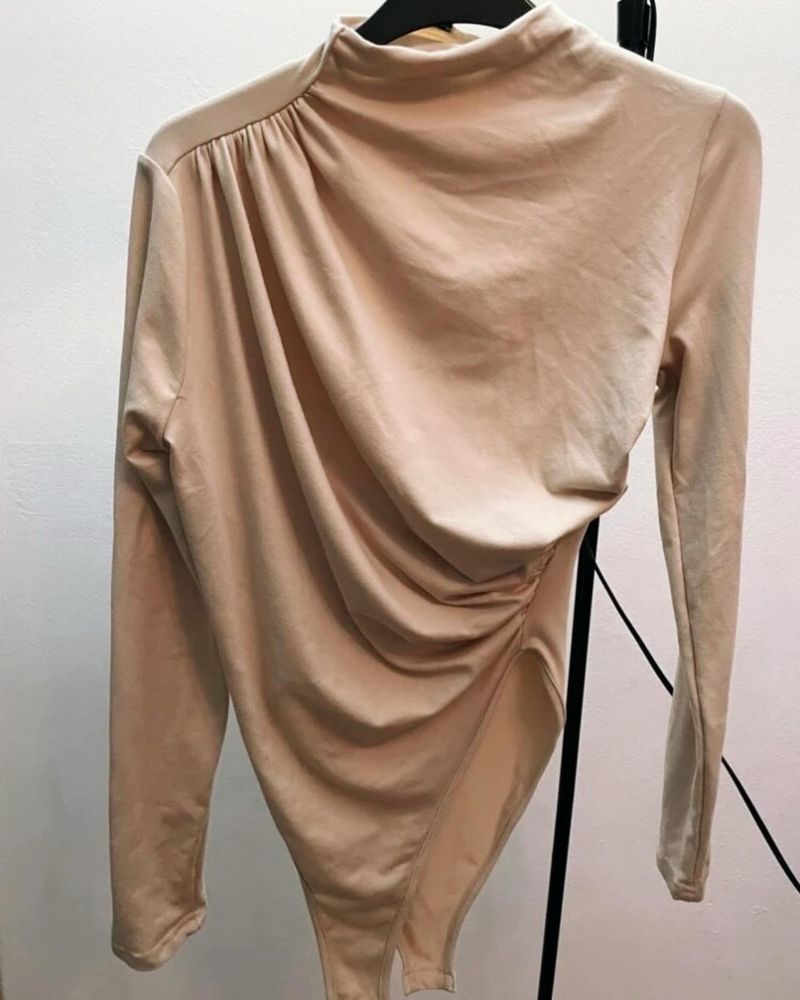 Body beige drapat