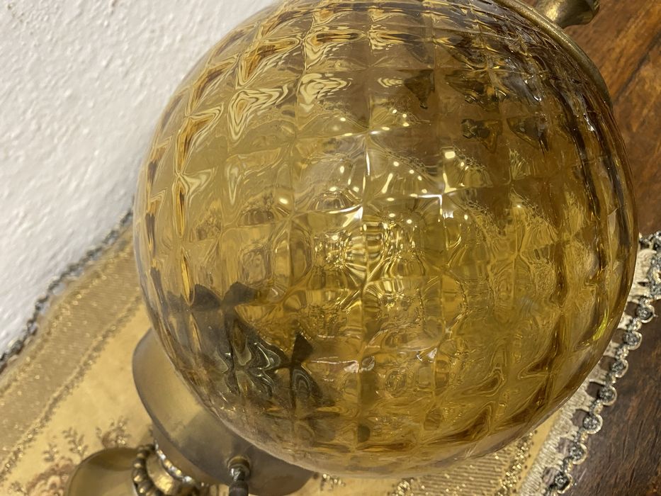 Винтидж белгийски полилей с кехлибарено стъкло и месинг 1950-те