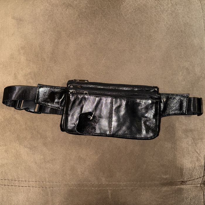 Чанта за кръст от еко кожа.