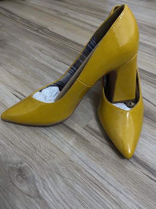 Vand pantofi noi STRADIVARIUS