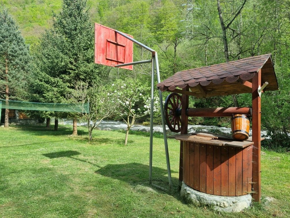 cabana de inchiriat - M-tii Retezat - disponibila de 1 Mai