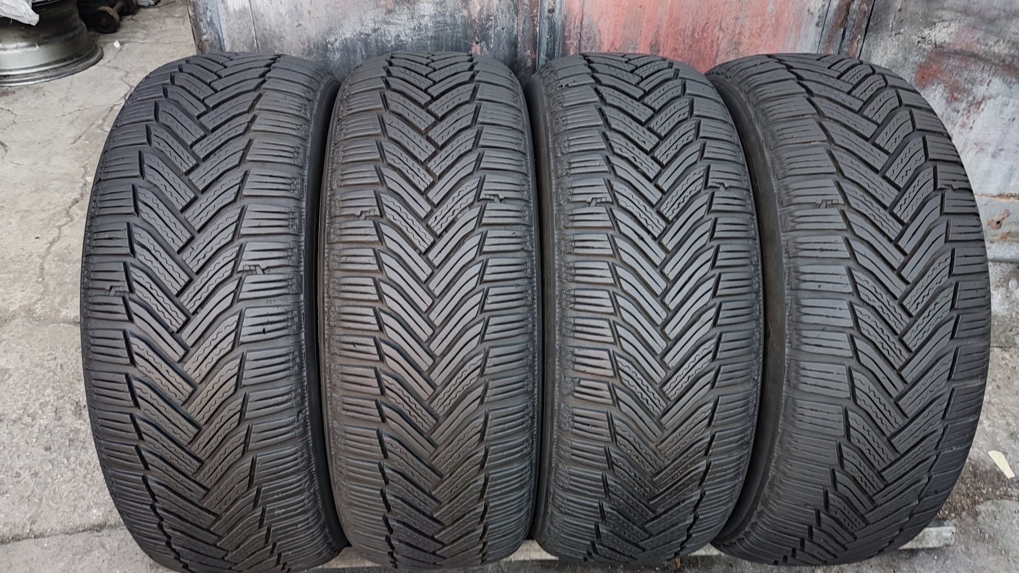 4бр. зимни гуми 205/55/16 Michelin Alpin 6
dot4022
6.98mm
Добри състоя