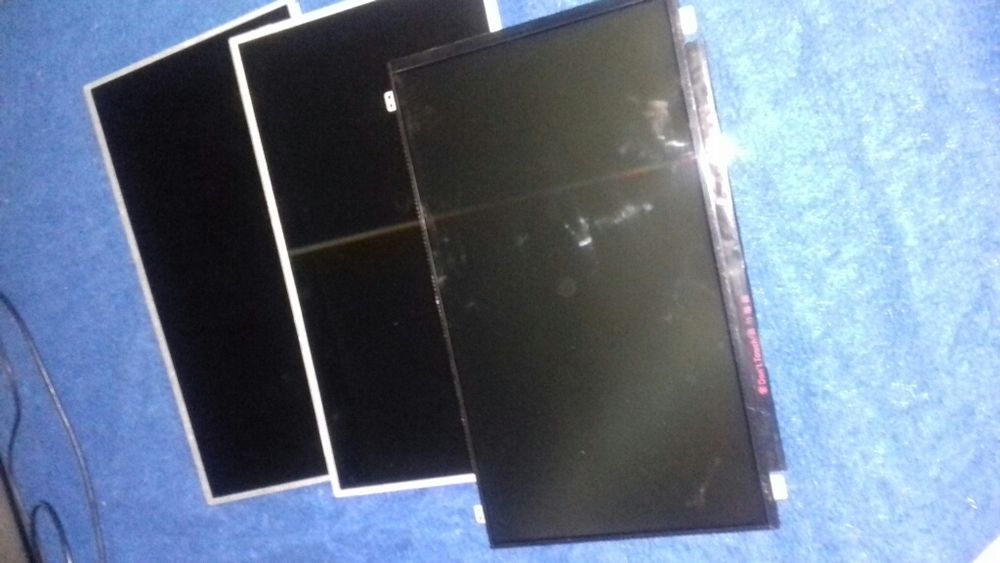 Displayuri LED laptop 15,6"cu 30 pini-Slim si 40 pini normal