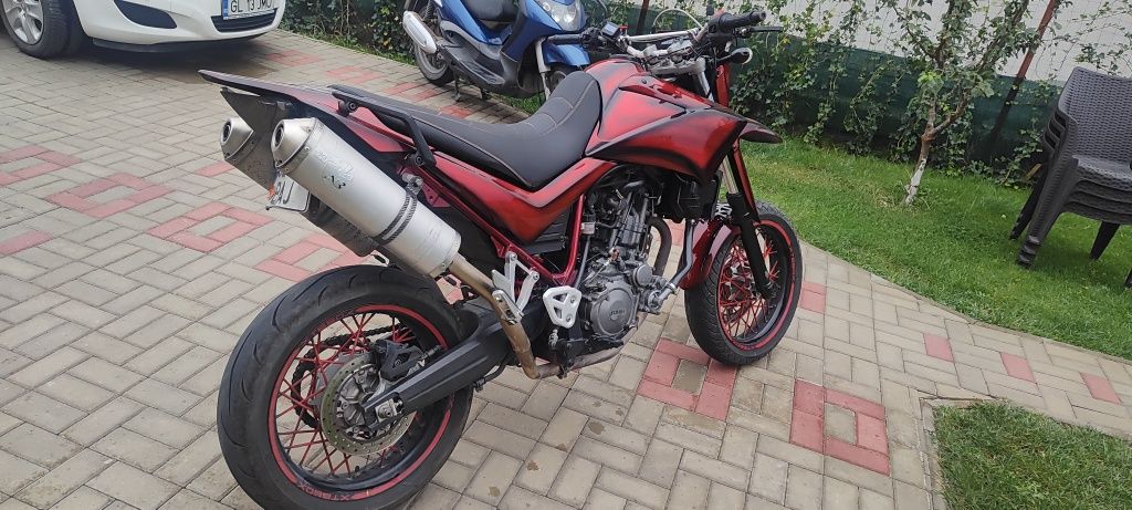 motocicleta Yamaha xt660