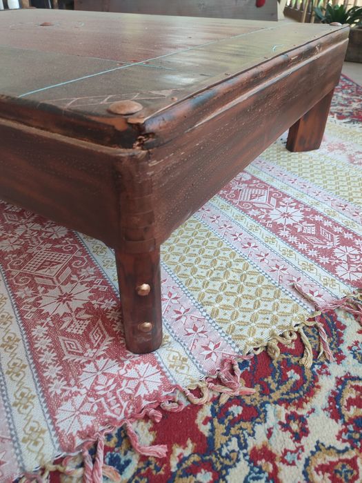 Masă antică de la începutul secolului al XIX-lea.-lea