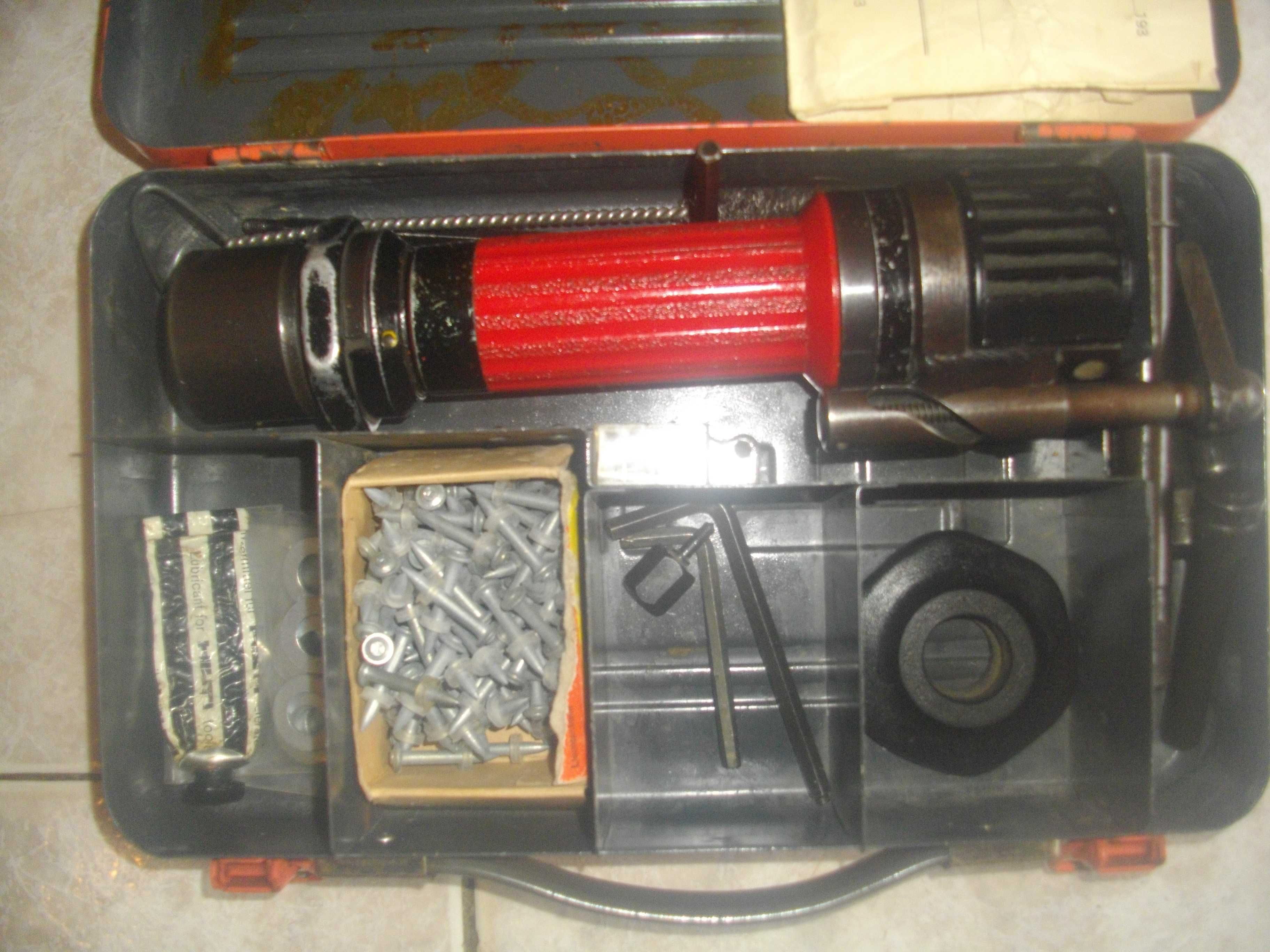 HILTI DX100L-Директен Монтаж Бетон/Метал Конструкции/Чембер опаковъчен