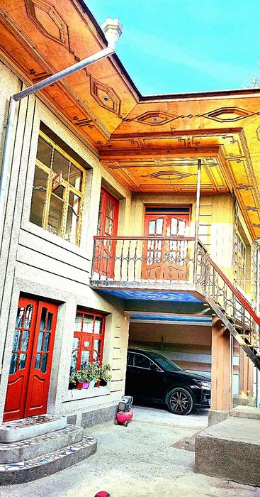 Янги  Тошкент майдонида.  Ер нархида.  Ховли уй жой 11 хонали 8 сотокл